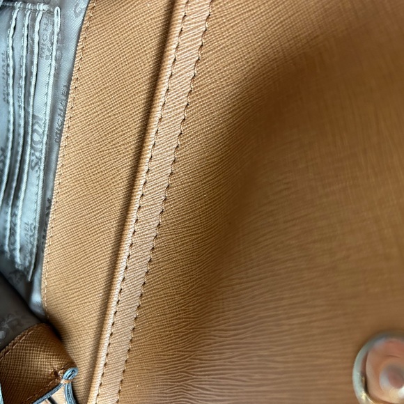 Micheal Kors cognac purse - Picture 12 of 12